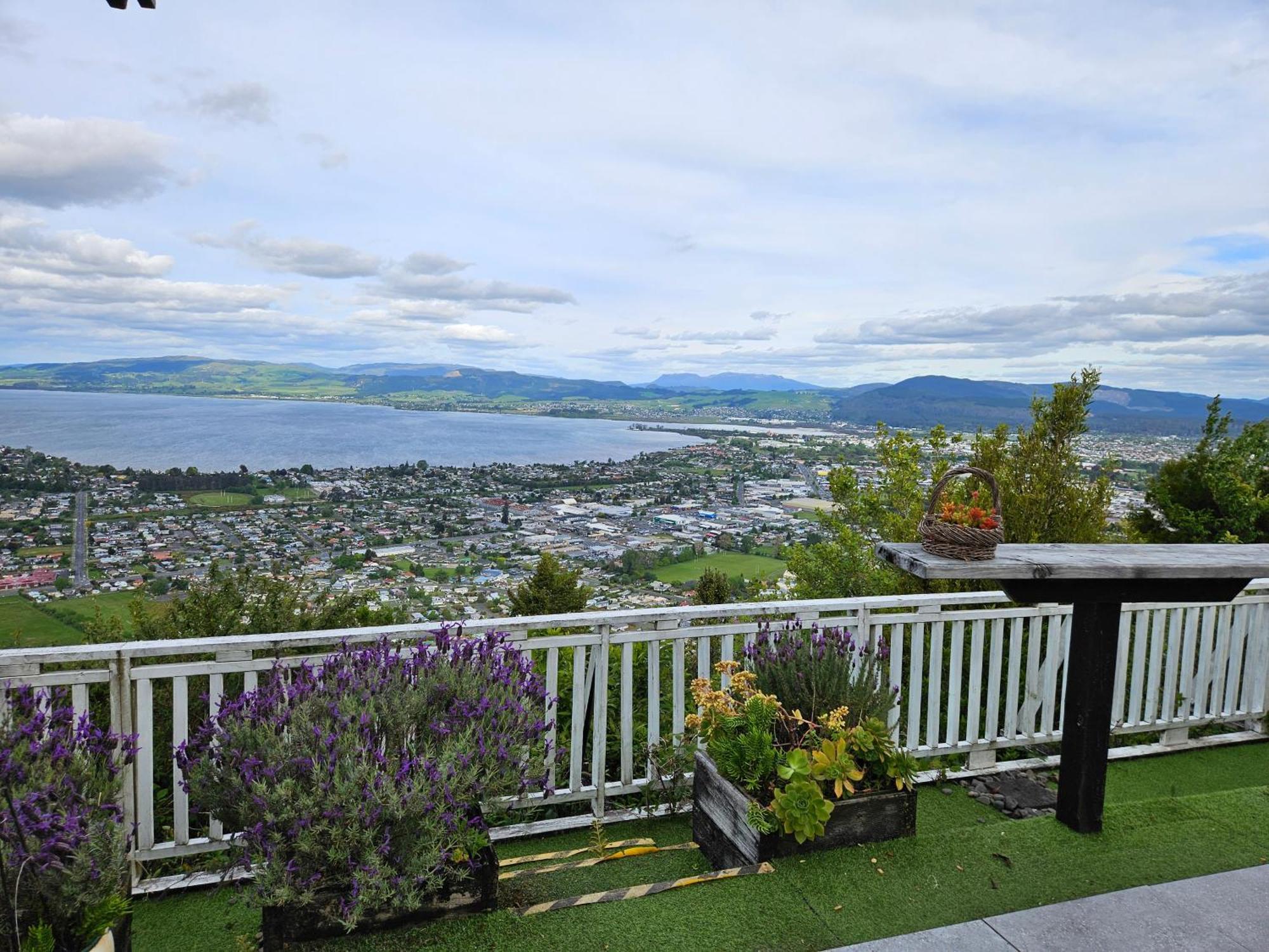 Aorangi Mountain Lodge Rotorua Exterior foto